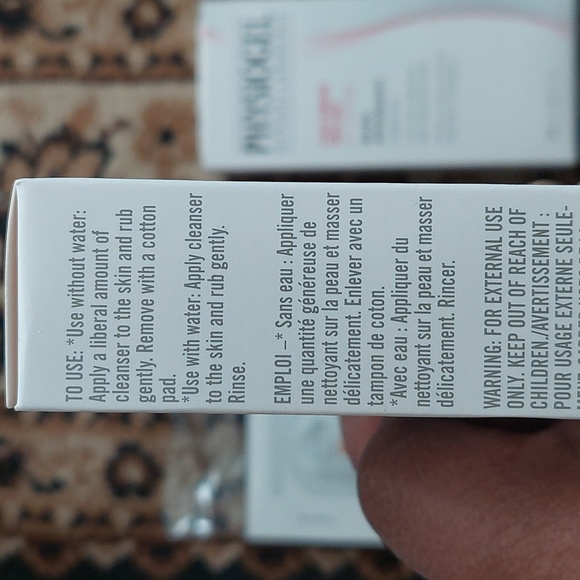 FREE SAMPLE! Avon BUNDLE Physiogel Daily Moisture Therapy Cleanser & A.I Lotion - Picture 2 of 14